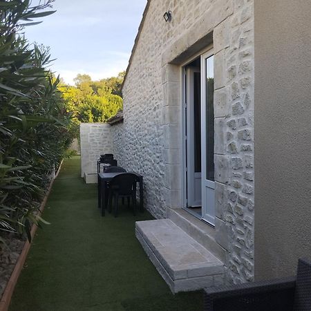 Bienvenue Au Pied Des Alpilles Apartment Saint-Etienne-du-Gres Exterior photo
