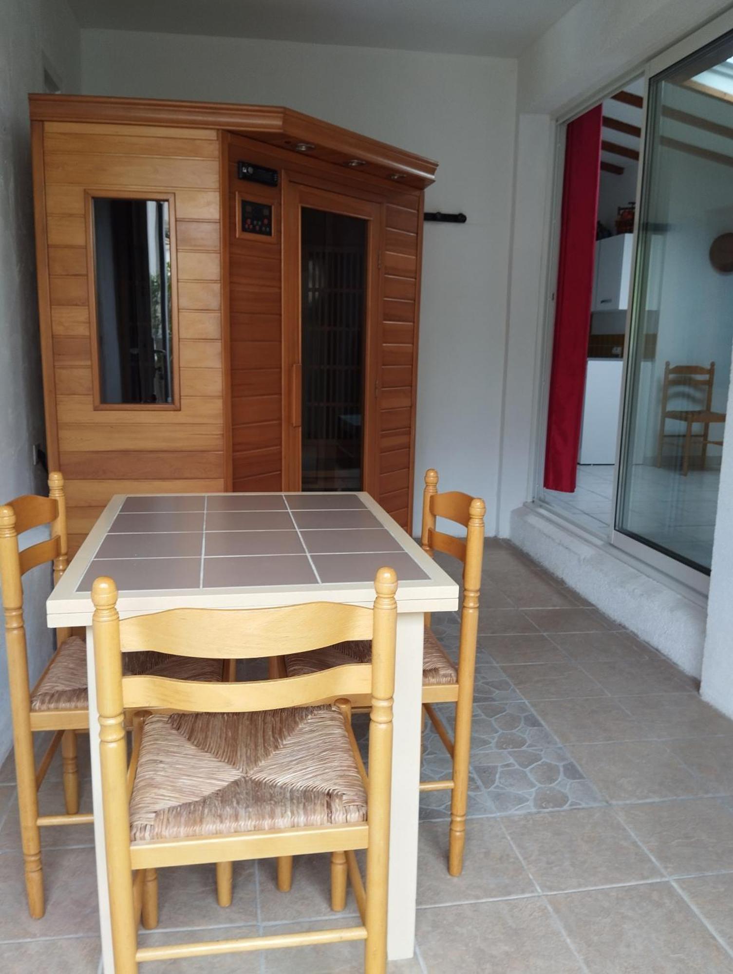 Bienvenue Au Pied Des Alpilles Apartment Saint-Etienne-du-Gres Exterior photo